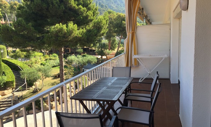 Aiguablava Apartamento | Apartamento con calma en una gran piscina-residencia de playa más cercana