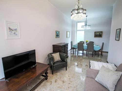 Pallanza Apartamento | Apartment Camelia by Interhome