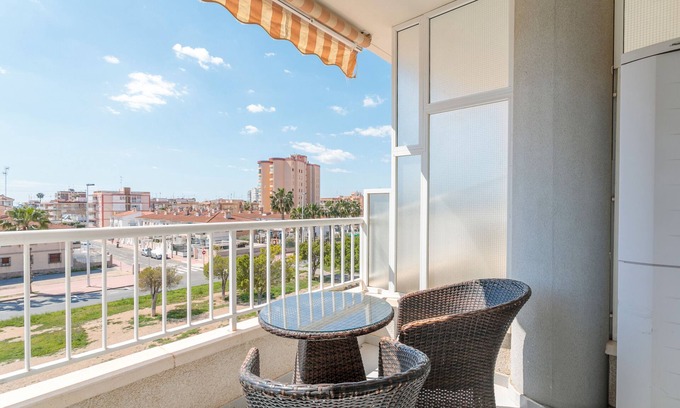 Santa Pola Apartamento | Apartamento 'Carmela En Santa Pola' con balcón, Wi-Fi y aire acondicionado