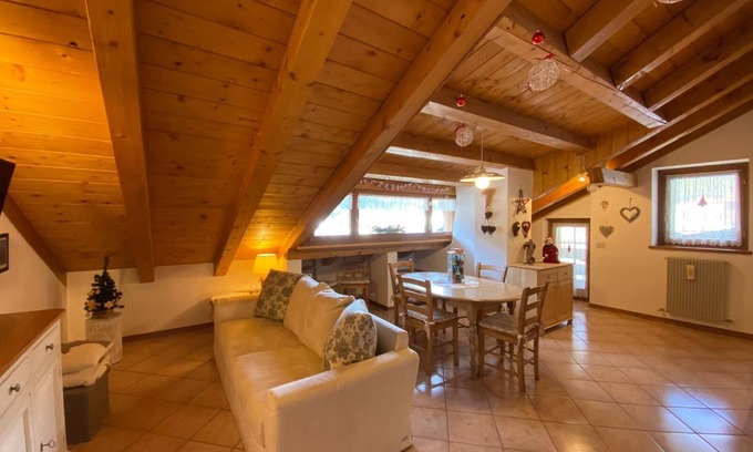 Auronzo di Cadore Apartamento | Apartment 'Casa Pamela' with Mountain View and Balcony
