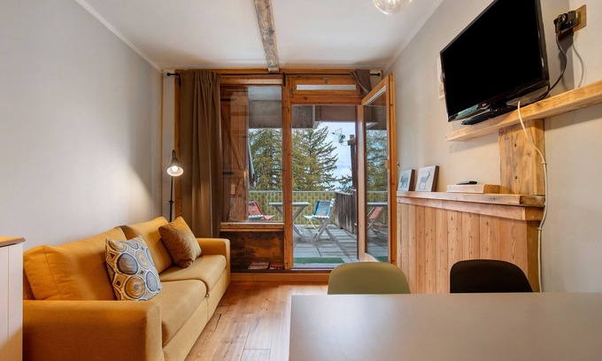 Gressan Apartamento | Apartment 'Casa Andrea Vista Monte Bianco' with Mountain View, Balcony and Wi-Fi