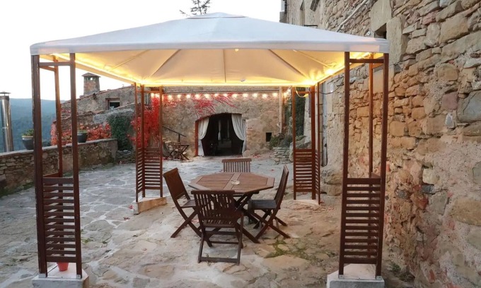 Castelltercol Apartamento | Apartamento 'Casa Cueva De Piedra' con vistas a la montaña, piscina compartida y Wi-Fi