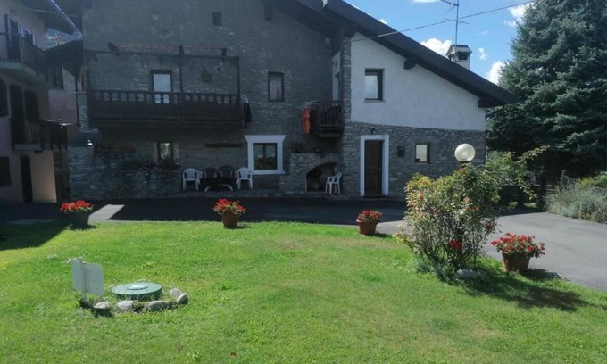 Pila Apartamento | Apartment 'Casa D' Antan Gressan' with Mountain View, Private Garden and Balcony