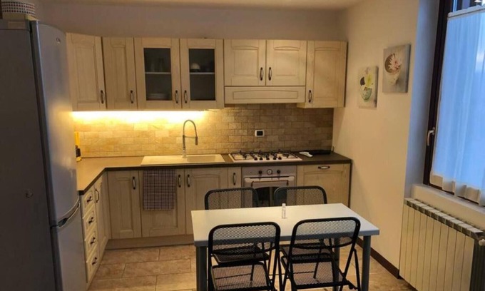 Sesto Calende Apartamento | Apartment 'Casa Emagal' with Private Terrace, Balcony and Wi-Fi