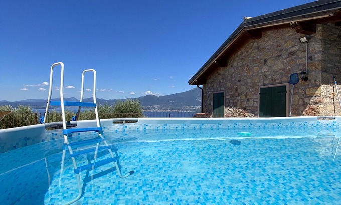 Albisano Apartamento | Apartamento 'Casa Jessica' con vistas al lago, jardín y Wi-Fi