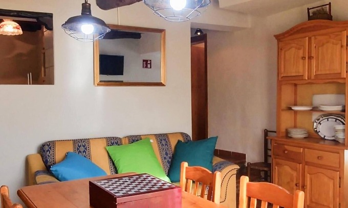 Nogueras Casa | Apartamento 'Casa Rural La Tia Flora' con vistas a la montaña y Wi-Fi
