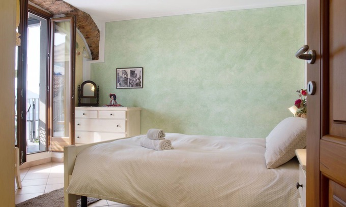 Cannero Riviera Apartamento | Apartamento "Casale Terrazza con Vista Lago" con Wi-Fi y A/C