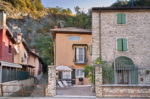 Torri del Benaco Apartamento | Apartment Casetta Alla Pozza in Torri Del Benaco