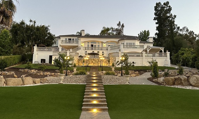 Kit Carson Casa | Apartment/Casita Poolside Apartment located in San Diego California Wine Country