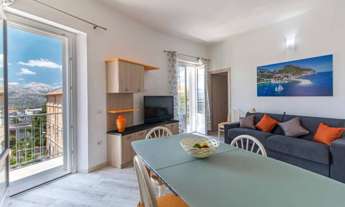Dorgali Apartamento | Apartamento Castula con vista a la montaña, balcón, aire acondicionado y Wi-Fi