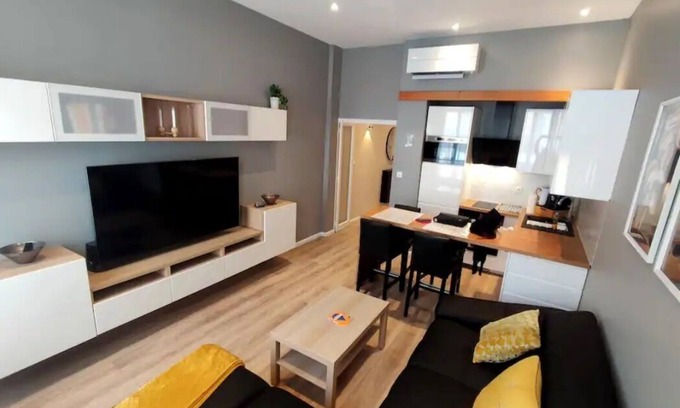 Saint-Etienne Apartamento | Apartment center Carmes