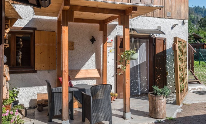 Moena Apartamento | Apartamento 'Ciasa De Lucky' con vistas a la montaña, terraza privada y Wi-Fi