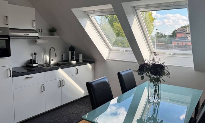 Walberberg Apartamento | Apartment Cologne Bonn DeLux Burgblick. Near Phantasialand, Brühl, Bonn, Cologne Trade Fair Center