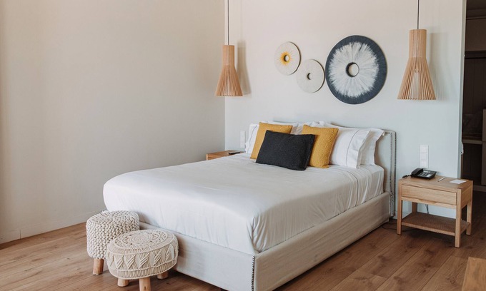 Agios Stefanos Casa | Apartamento 'Comfort Room' con vistas al mar, Wi-Fi y aire acondicionado