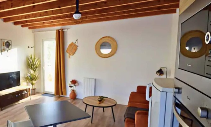 Amblainville Apartamento | Apartment 'Cosy Appartement Boheme' with Shared Terrace, Shared Garden and Wi-Fi