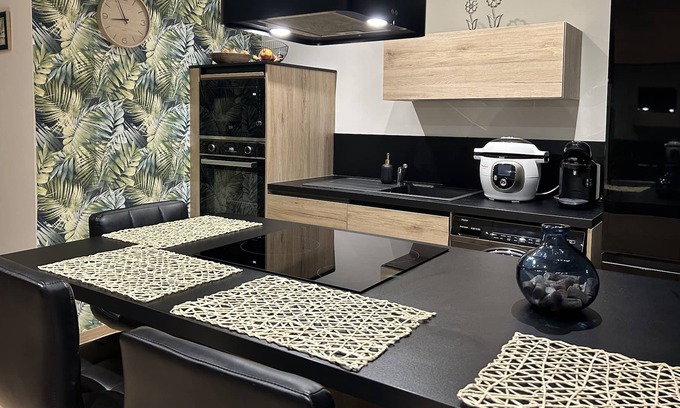 Remiremont Apartamento | Apartment Cozy Hyper Center
