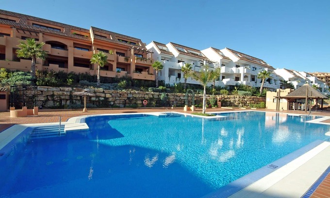 Castillo de Sabinillas Apartamento | Apartamento con Capacidad Para 6 Personas a 900 Metros del mar con 5 Piscinas