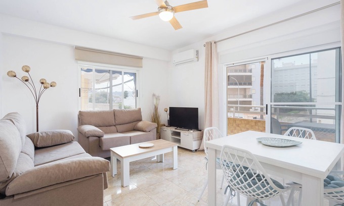 Daimuz Apartamento | Apartamento 'Daimuz Holidays' con vistas al mar, balcón y Wi-Fi