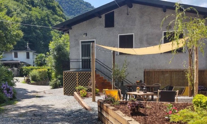 Colico Apartamento | Apartamento Dani by Interhome