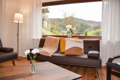 Bad Peterstal-Griesbach Apartamento | Apartment Sonnenglück im Schwarzwald with Panoramaview, Terrace, 3 Bedrooms