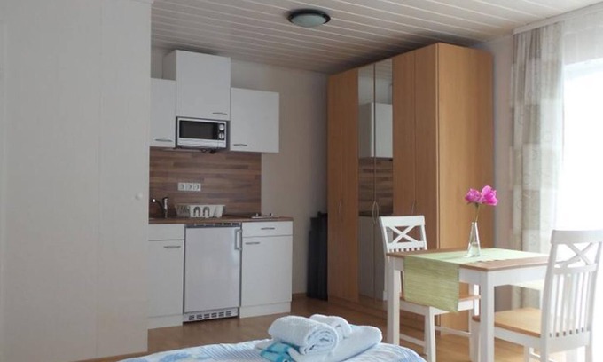 Schweigen-Rechtenbach Cama Y Desayuno | Apartment/apartment, shower, WC, balcony - Gästehaus Reither