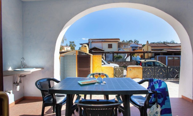 Orosei Apartamento | Apartamento 'Delta 1' cerca de la playa con jardín, terraza y barbacoa