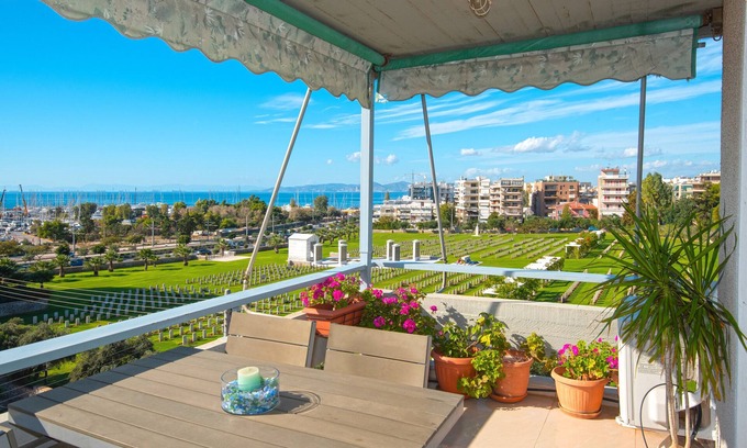 Alimos Apartamento | Apartamento 'Dendrinos Athens Riviera' con vistas al mar, Wi-Fi y aire acondicionado