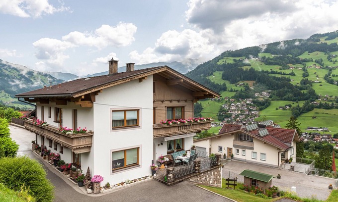 Hippach Apartamento | Apartamento 'Dornauer' con vistas a la montaña, balcón y Wi-Fi