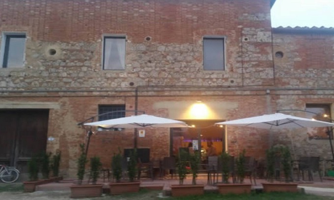 Radi Apartamento | VILLA Y GRANJA DE RADI SIENA TOSCANA SUITE CON ENCANTO DRAGO WIFI PISCINA AIRE ACONDICIONADO
