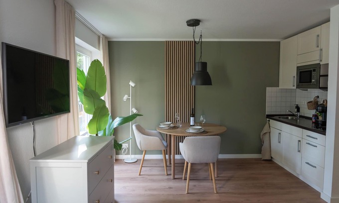 Laubegast Apartamento | Apartment Dresden - close to the Elbe - well connected - WiFi - TV - free parking