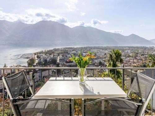 Muralto Apartamento | Apartment Egner- Apt-Panorama by Interhome