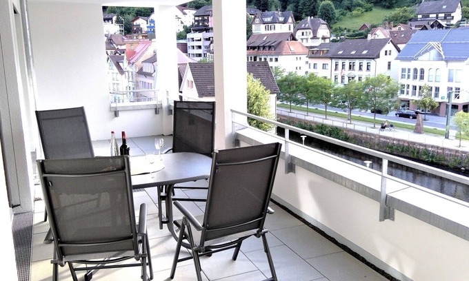 Bad Wildbad Apartamento | Apartamento 'Enzblick' con balcón y Wi-Fi