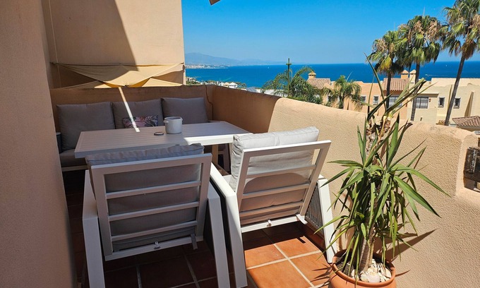 Bahia de Casares Apartamento | Apartamento "Estrella de la Bahía" con vistas al mar en primera línea, piscina compartida y Wi-Fi