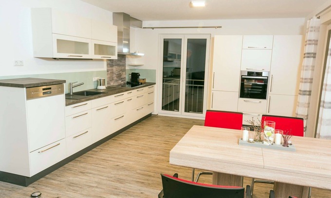 Wuchzenhofen Apartamento | Apartment 'Ferienwohnung Im Allgäu - Biber 2' with Shared Garden, Balcony and Wi-Fi
