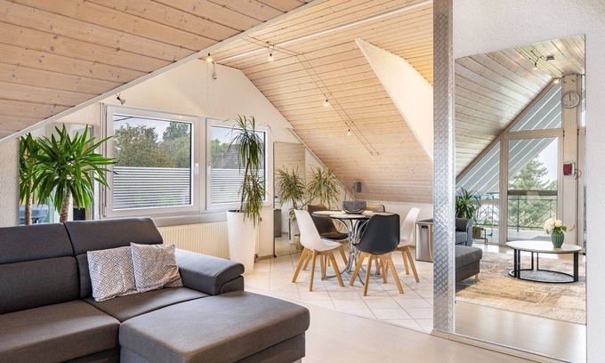 Zwiefalten Apartamento | Apartamento 'Ferienwohnung Christine' con vistas a la montaña, terraza privada y Wi-Fi