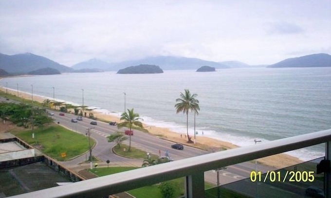Caraguatatuba Apartamento | Apartamento frente al mar con hermosa vista