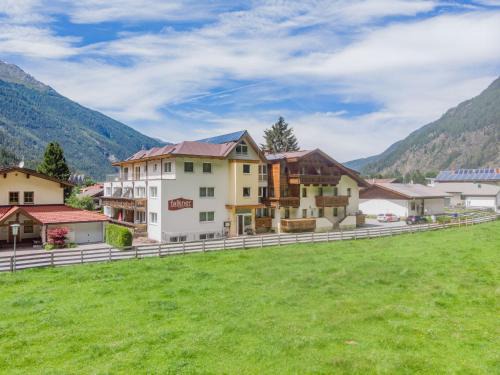 Laengenfeld Apartamento | Apartment Falkner-11 by Interhome