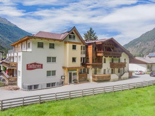 Laengenfeld Apartamento | Apartment Falkner-7 by Interhome