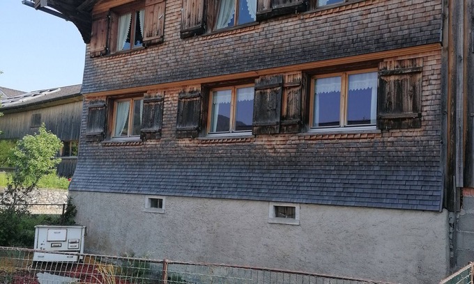 Schwarzenberg Apartamento | Apartamento 'Ferienwohnung In Altem Bauernhaus' con vistas a la montaña, jardín privado y Wi-Fi