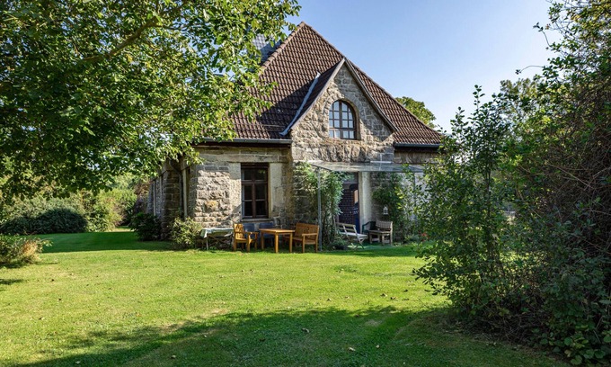 Herleshausen Apartamento | Apartamento 'Ferienwohnung Zum Alten Hengststall' con jardín privado y Wi-Fi