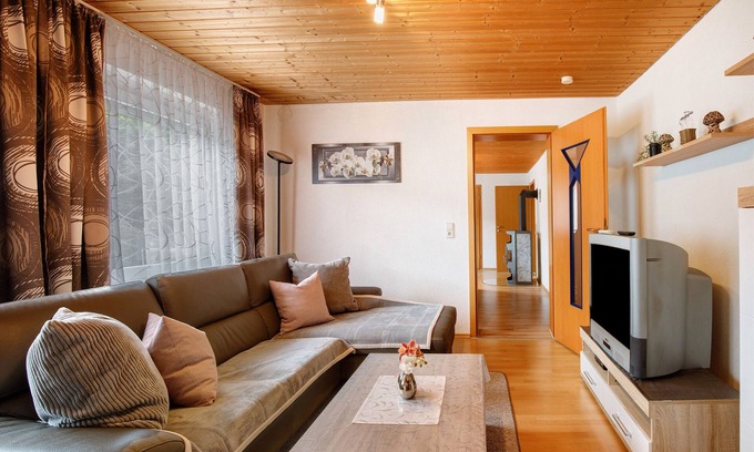 Offenhausen Apartamento | Apartment 'Ferienwohnung Annette' with Shared Terrace and Wi-Fi