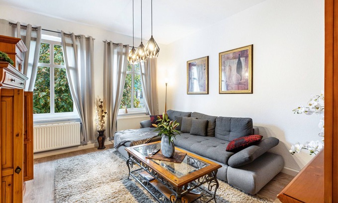 Dessau-Rosslau Apartamento | Apartamento 'Fewo Am Georgengarten - 1' con terraza compartida y Wi-Fi