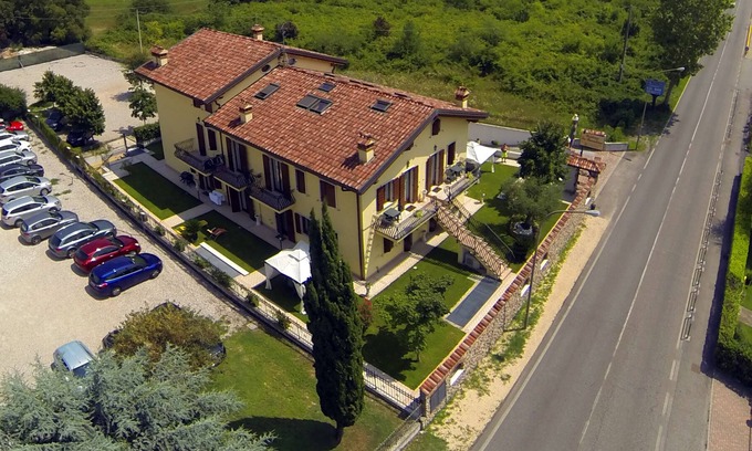 Borgo Roma Apartamento | Apartamento para 4/5 personas en dos plantas.
