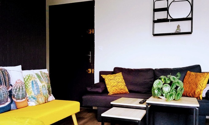 La Madeleine-Bellevue Apartamento | Apartment For A Couple's Getaway