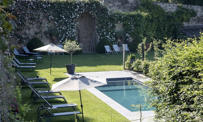 Noisy-le-Roi Villa | Apartment Forêt - 7 rooms - ground floor and first floor. Capacity 16 people