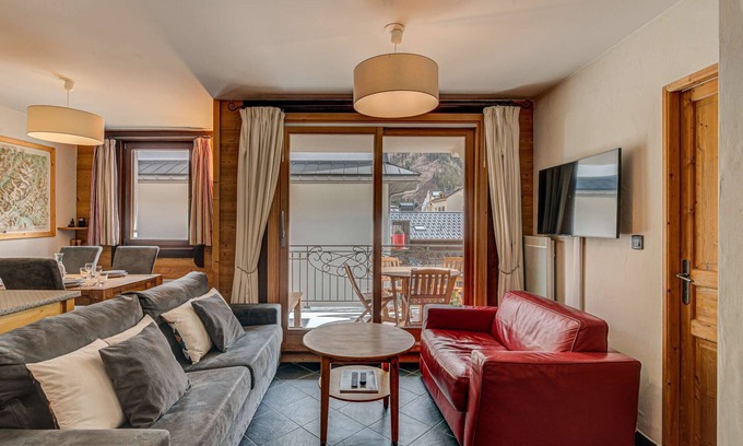 Chamonix City Centre Apartamento | Apartment le Paradis 2 - Alpes Travel - Central Chamonix (sleeps 4-5)