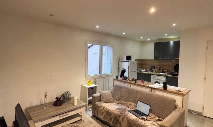 Grigny Apartamento | Apartment