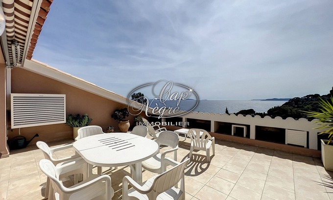 Le Rayol Apartamento | Apartment with terrace and sea view near Rayol Beach