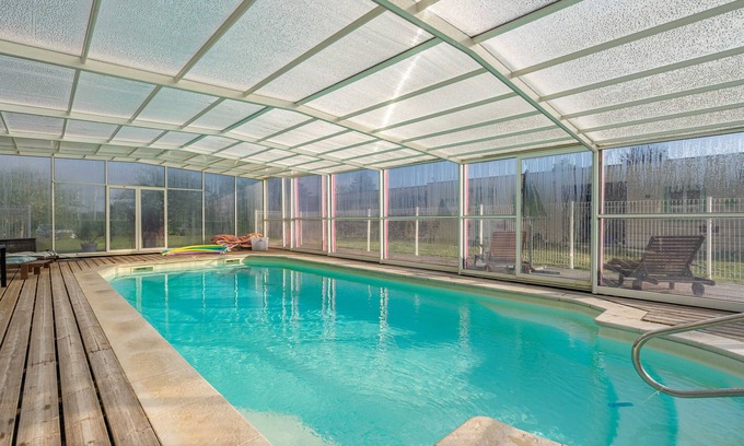 Saint-Simon-de-Bordes Apartamento | Apartamento 'Le Clos Du Champ De L'Amour - Fort Boyard' con piscina privada y aire acondicionado
