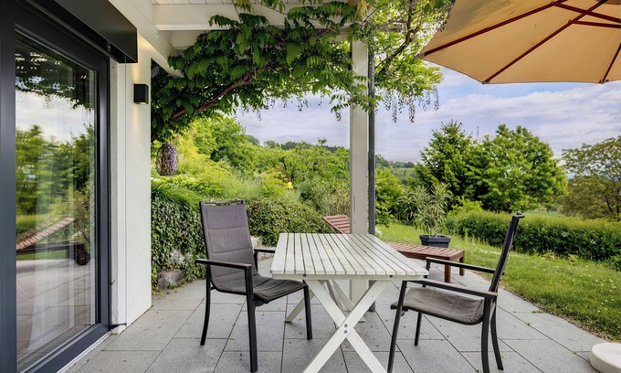 Frickingen Apartamento | Apartamento 'Frieda' con vistas a la montaña, terraza privada y Wi-Fi